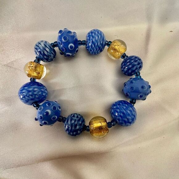 Blue beaded stretchy bracelet - Picture 1 of 8